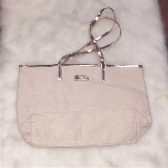 Laura Geller Handbags - NWOT LAURA GELLER TOTE CREAM AND GLITTER
